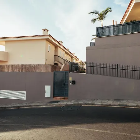 Vista Marina-los Gigantes Апартаменты *